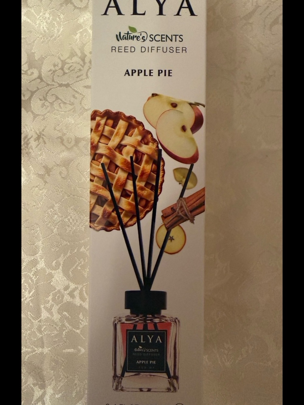 ALYA Reed Diffuser – Apple Pie, 100 ml - Picture 3 of 5